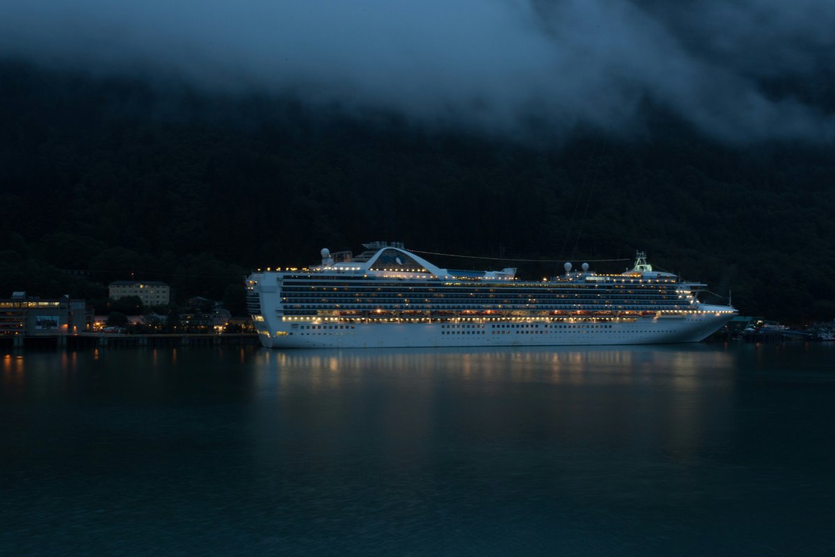 Cruise ship in Juneau, Alaska. Photo Credit: Artak Petrosyan on Unsplash