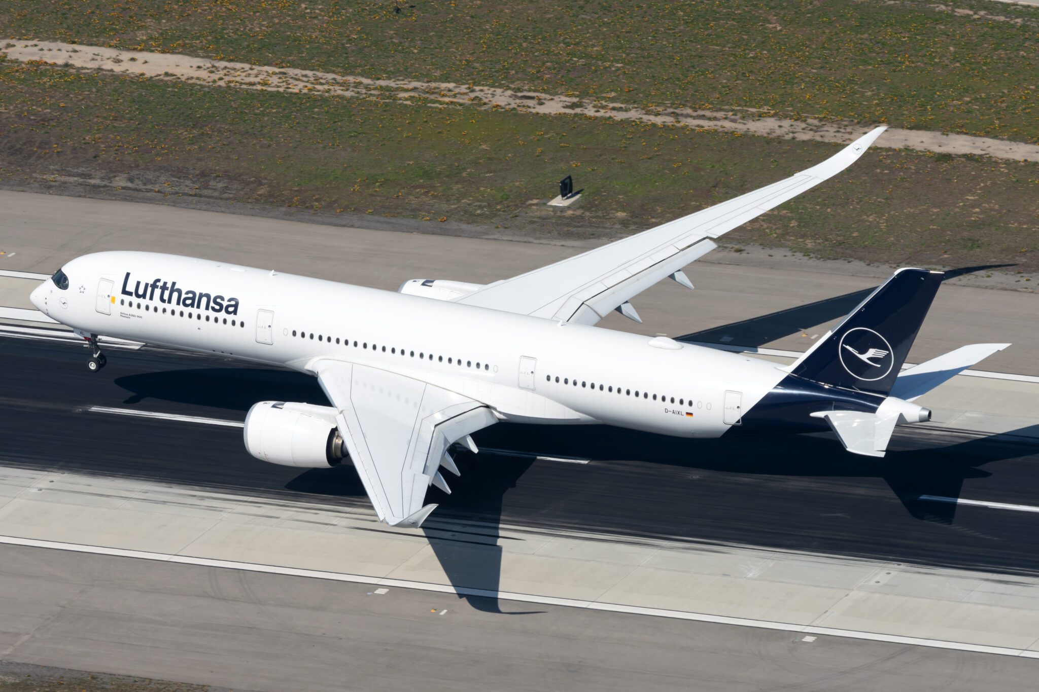 A Lufthansa Airbus A350-900 pictured at Los Angeles International Airport.