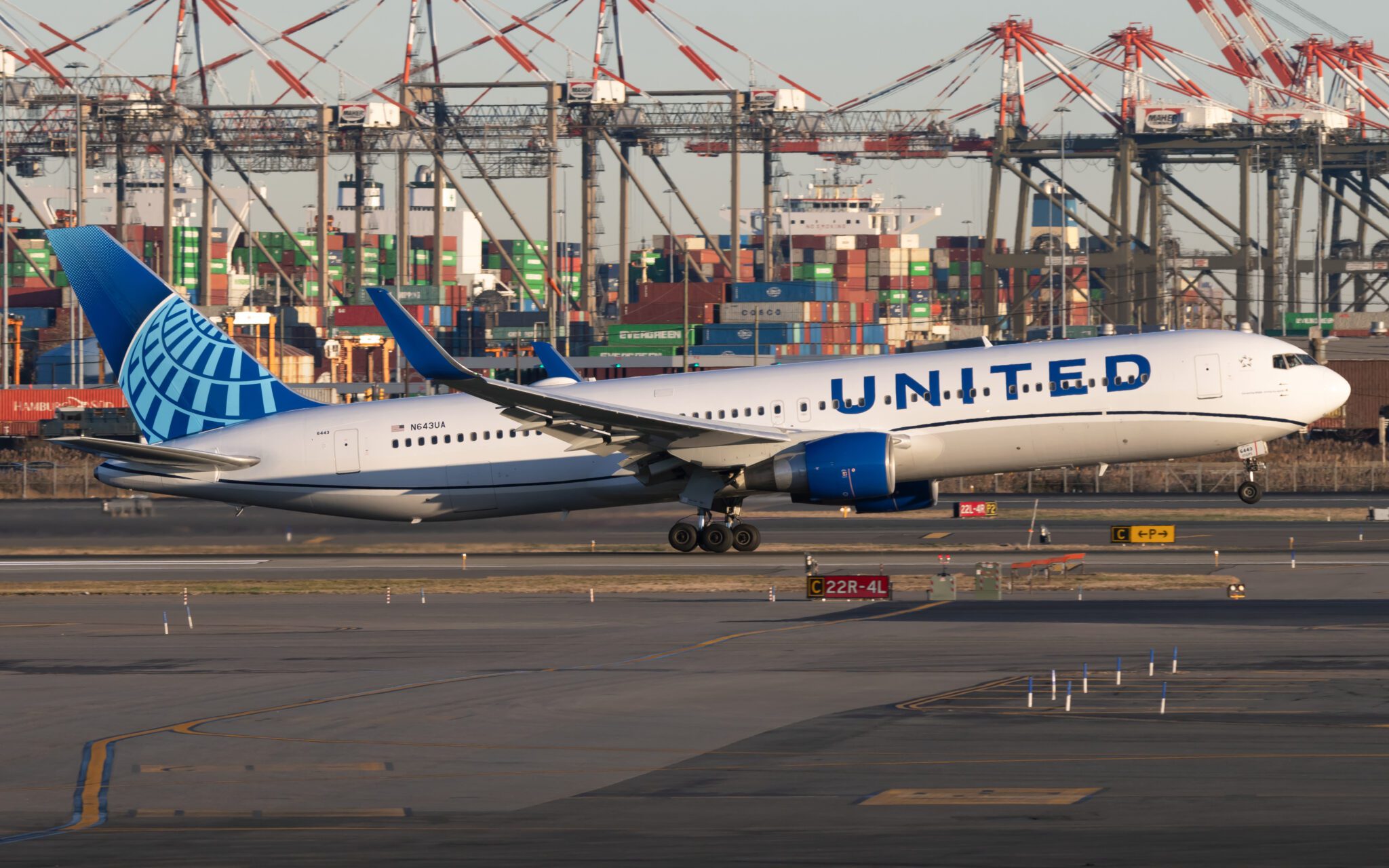 A United Airlines Boeing 767 at Newark Liberty Airport.